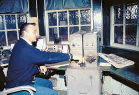 Stony-Brook-Station-interior-desk_Frank-LoBianco-Agent_11-1973_Sturm-Fehn.jpg (108665 bytes)